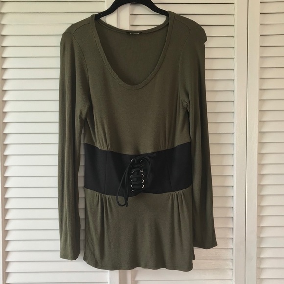 VENUS Sweaters - 3/$25 Venus Size Medium Fabric Belt Top